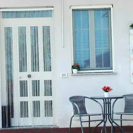 One Bedroom With Sea View Furnished Garden And Wifi At 1 Km Away From The *